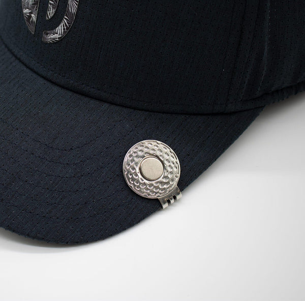 ラウンド用品・アクセサリー Nike Golf VR Hat Clip and Ball Marker Product Display Nike Victory Red Hat Clip & Ball Marker at