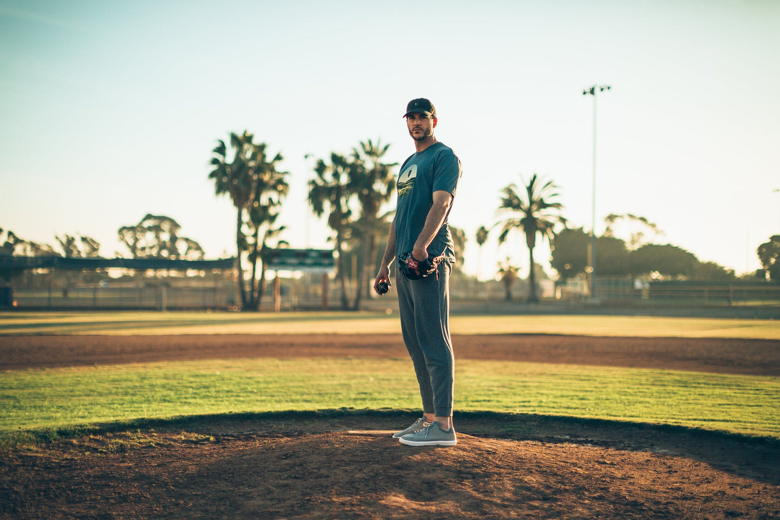 Linksouldier Series / James Hoyt