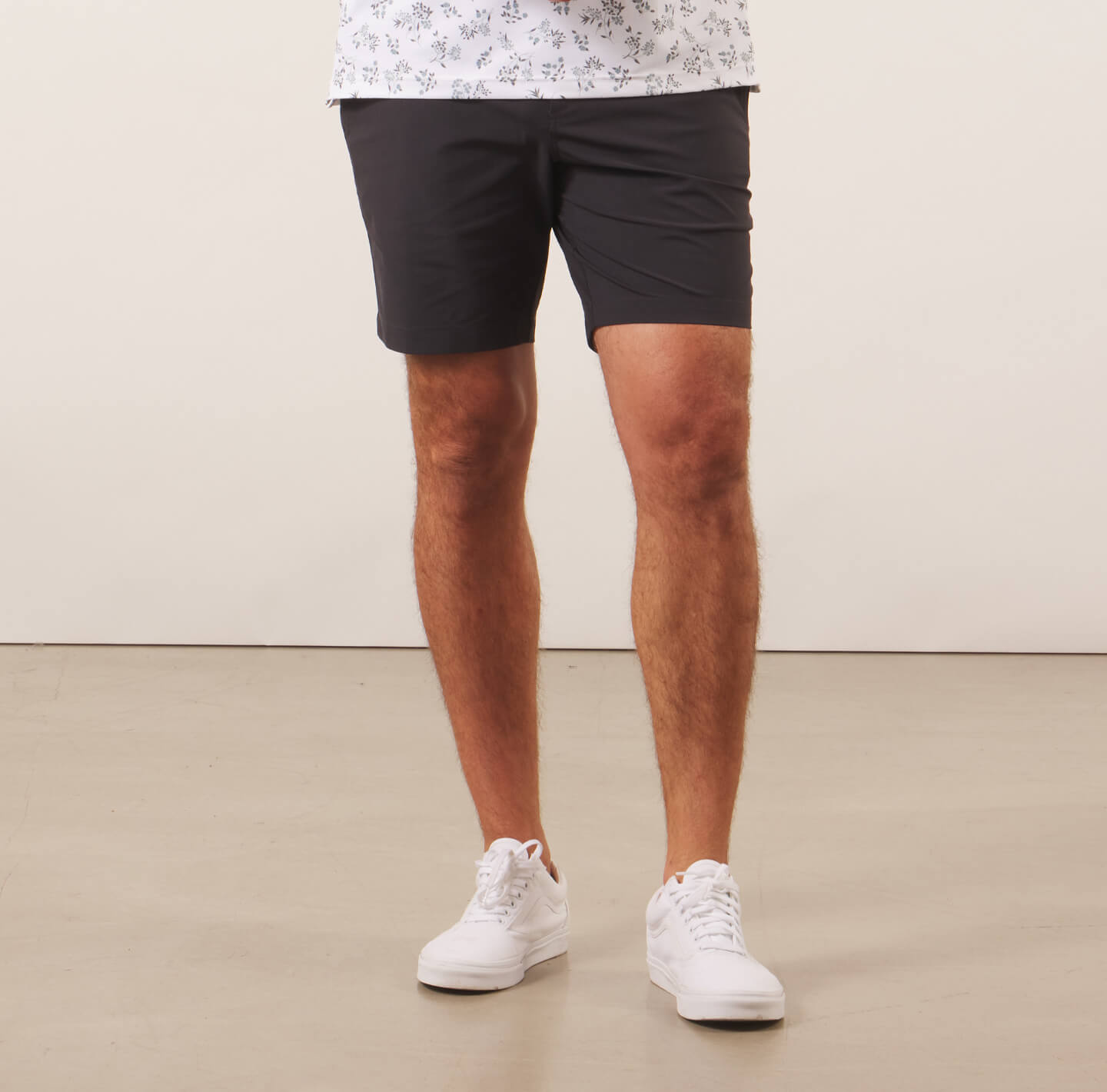 wrinkle resistant black Men's Short with security pockets