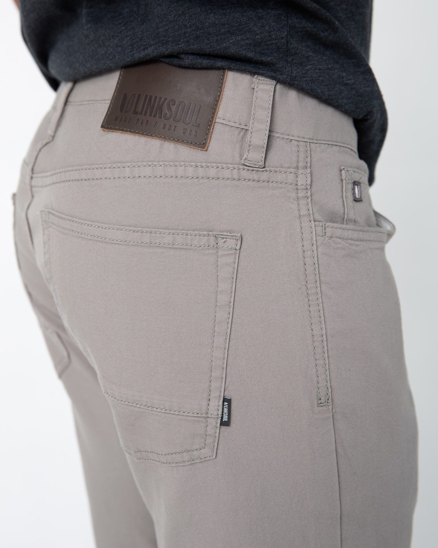 *Model is 6' 0", 175 lbs and is wearing a size 32R