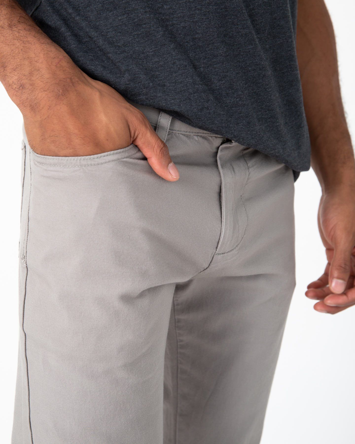 *Model is 6' 0", 175 lbs and is wearing a size 32R