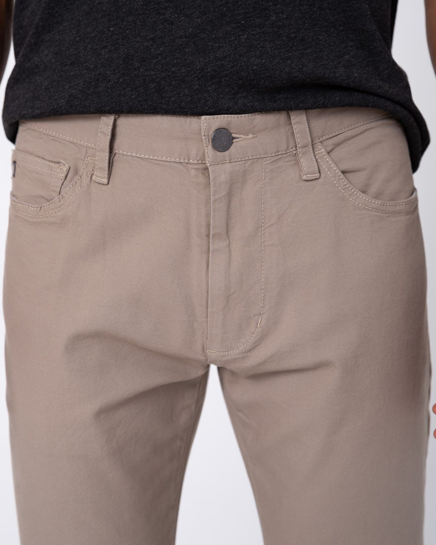 *Model is 6' 0", 175 lbs and is wearing a size 32R