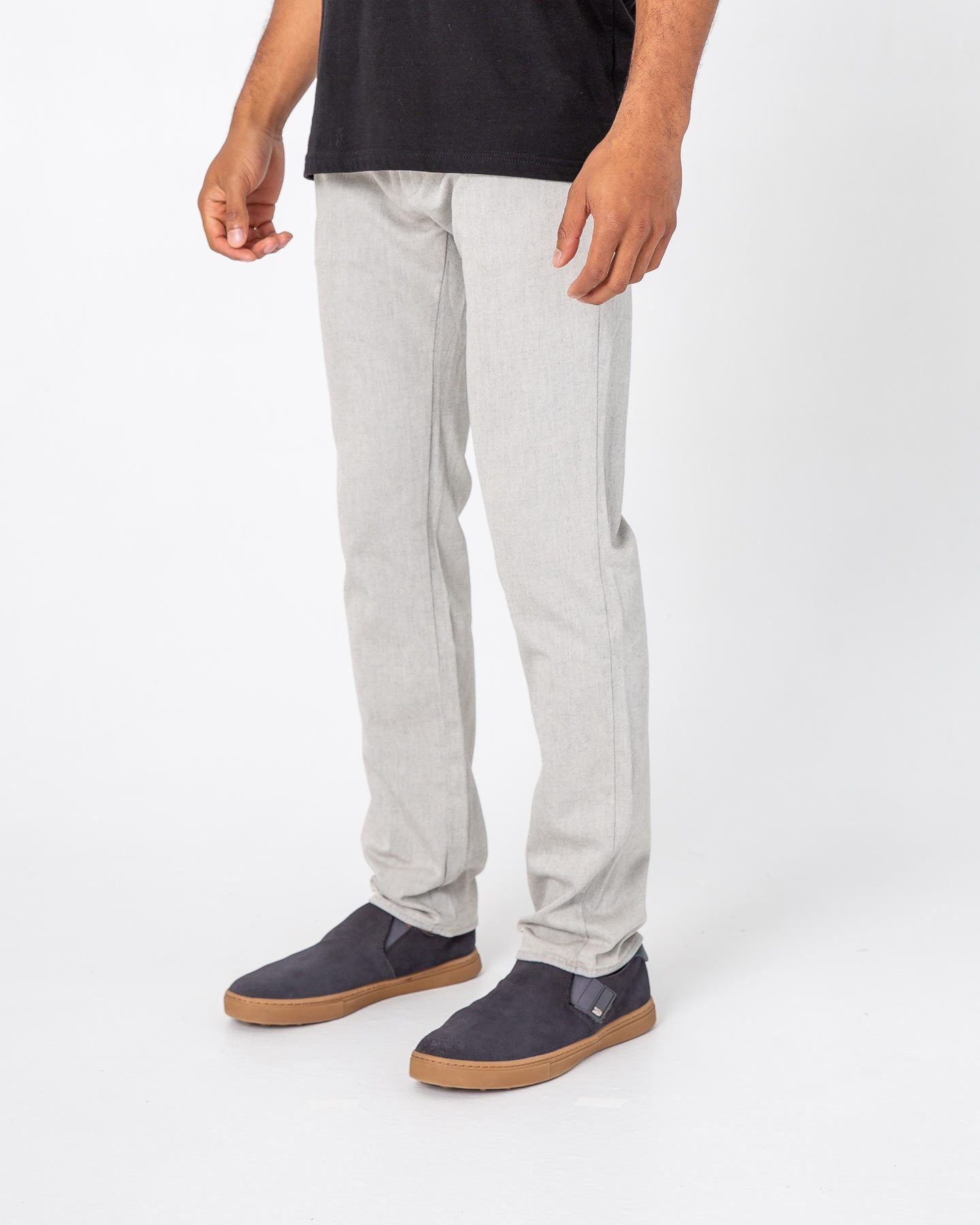 *Model is 6' 0", 175 lbs and is wearing a size 32R