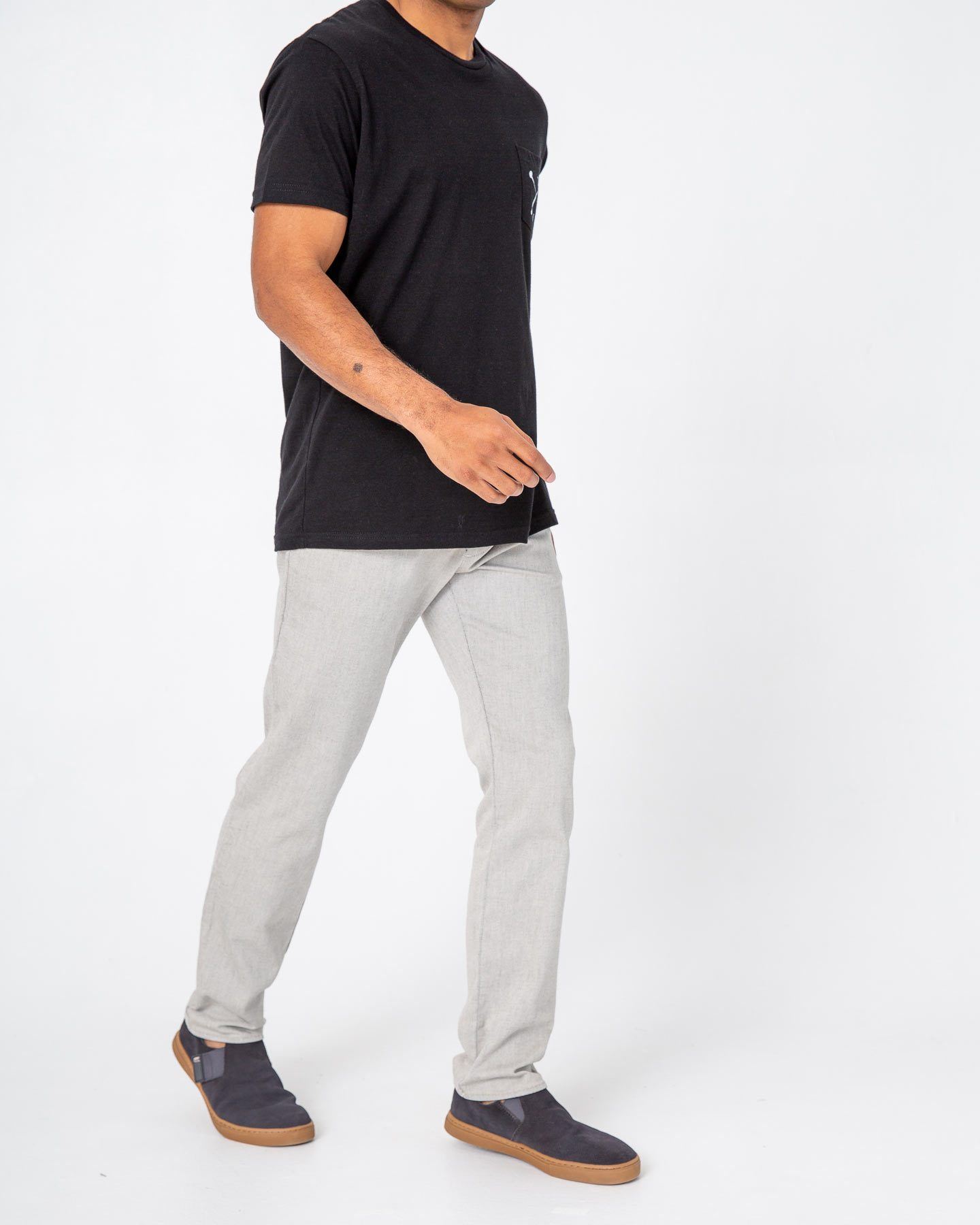 *Model is 6' 0", 175 lbs and is wearing a size 32R